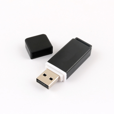 Hediye ve perakende için özelleştirilebilir siyah ve beyaz kauçuk yağı USB çubuğu