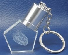 Şişe Şeklinde Kristal Usb Flash Sürücü 3.0 Hızlı Aktarım Hızı Dayanıklı Tasarım Kristal Logo Gravür Olabilir