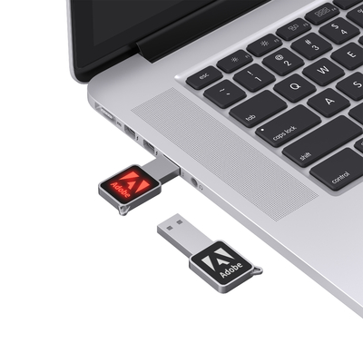 Yüksek Hızlı USB Flash sürücüsü Metal/Plastik gövde ile LED Işık Çalışırken Parlar