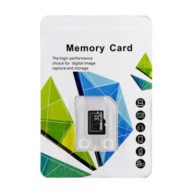 Tam bellek ve 64GB kapasiteli siyah bir bellek kartı