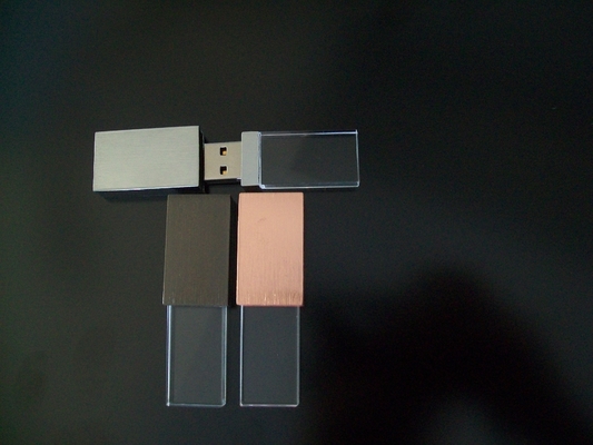 Yürüdüğünde LED ışığı ile içindeki kristal USB LED ışığı parlak