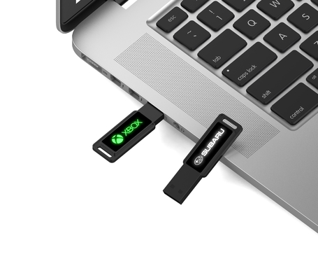 Yüksek Hızlı Flaş sürücüsü LED Işık Parlaklığıyla Kristal USB Kılavuzu