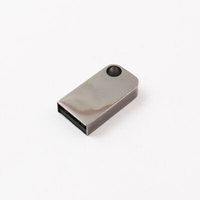 Delikli Mini Usb Flash Sürücü Anahtarlık Koyabilir Metal Usb Flash Sürücü Özelleştirilmiş Lazer Logosu Olabilir
