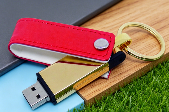 Mac OS Uyumlu Deri USB Flash Drive Siyah Stock Rengi Özel OEM Şık Dayanıklı Tasarım Kurumsal Hediye için Mükemmel