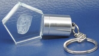 Şişe Şeklinde Kristal Usb Flash Sürücü 3.0 Hızlı Aktarım Hızı Dayanıklı Tasarım Kristal Logo Gravür Olabilir