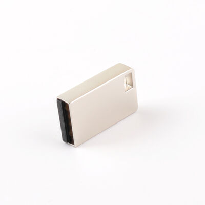 Bir sınıf MINI Metal USB Flash Drive Mat yüzey ve 120 derece geniş açılı lens açısı veri korumasını sağlar