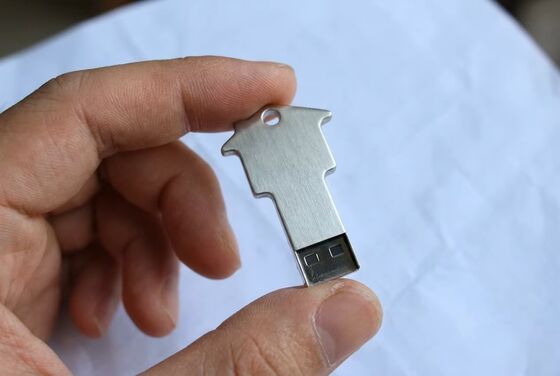 Pearl Chain Metal USB Flash Drive Gümüş Kompakt Depolama Cihazı Çalışma Sıcağı Eksi 50 ila Artı 80 derece İş için idealdir